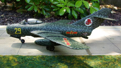 Maquette de MiG-15bis - image 3