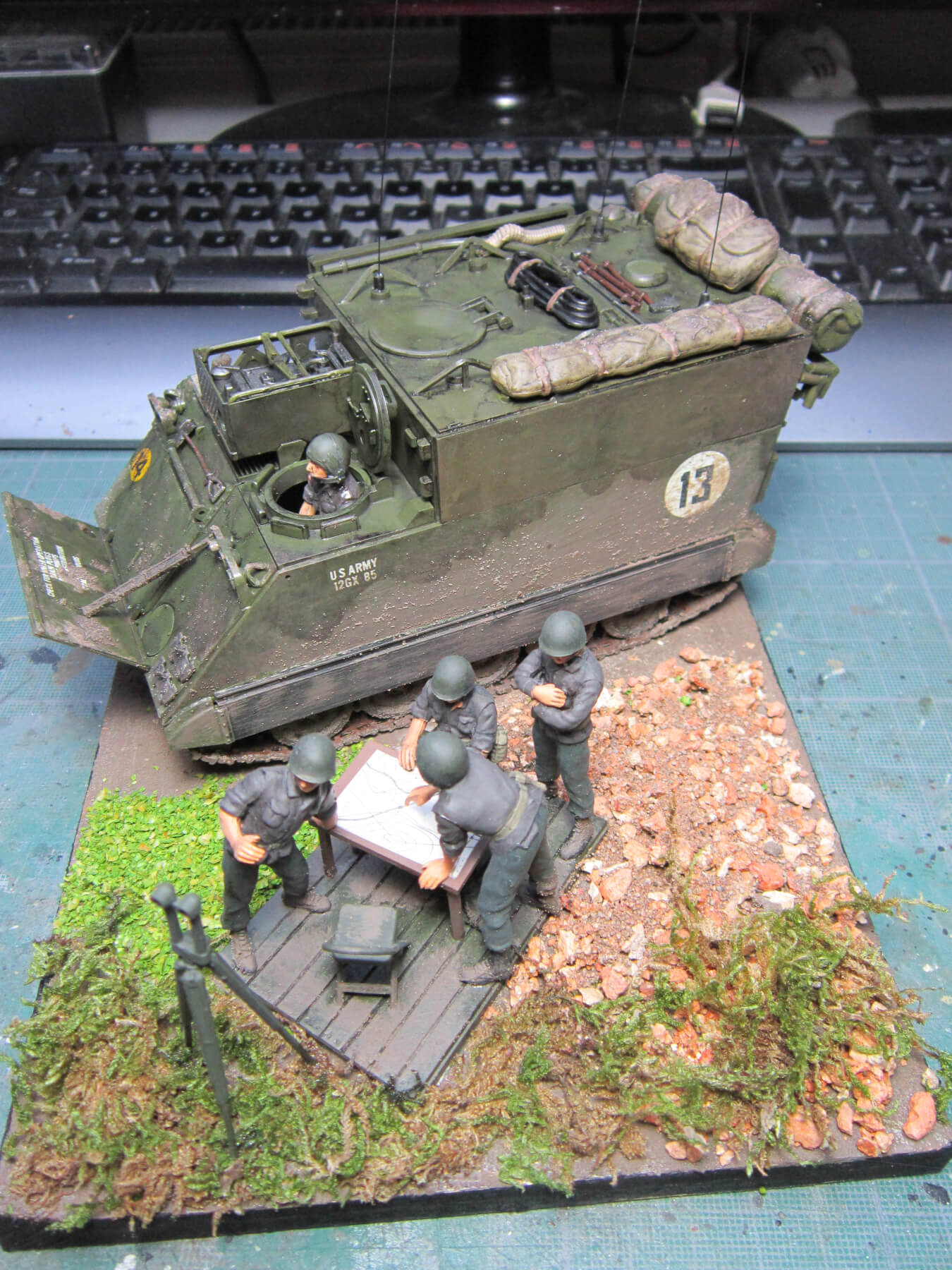 Image d'en-tête de page pour la maquette M 577 Armoured command car