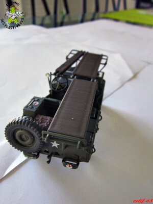 Maquette de Jeep ambulance - image 3