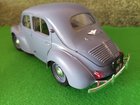 Maquette de Renault 4CV (Heller) - image 4