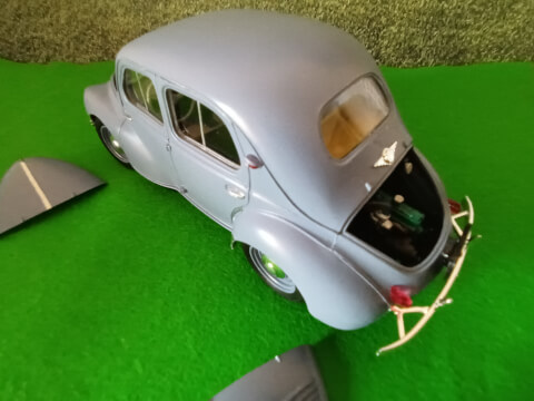 Maquette de Renault 4CV (Heller) - image 5